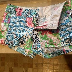 EUC Lilly Pulitzer Walsh shorts 00